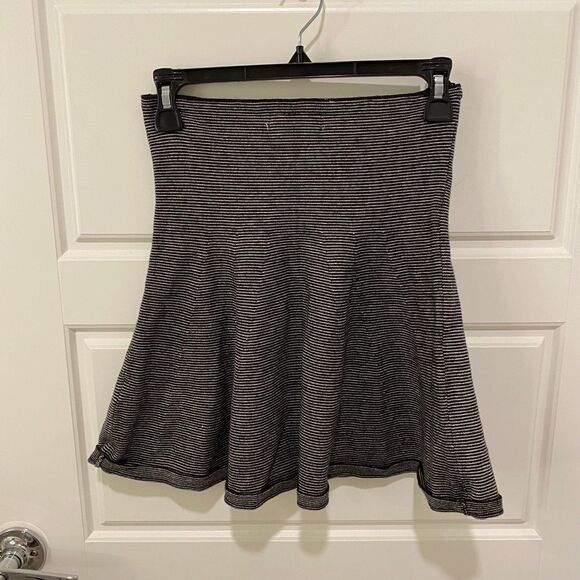 Zara Women's Knit Elastic Mini Skirt. Black/White. Medium. Dark Academia. Cute. - Picture 6 of 9